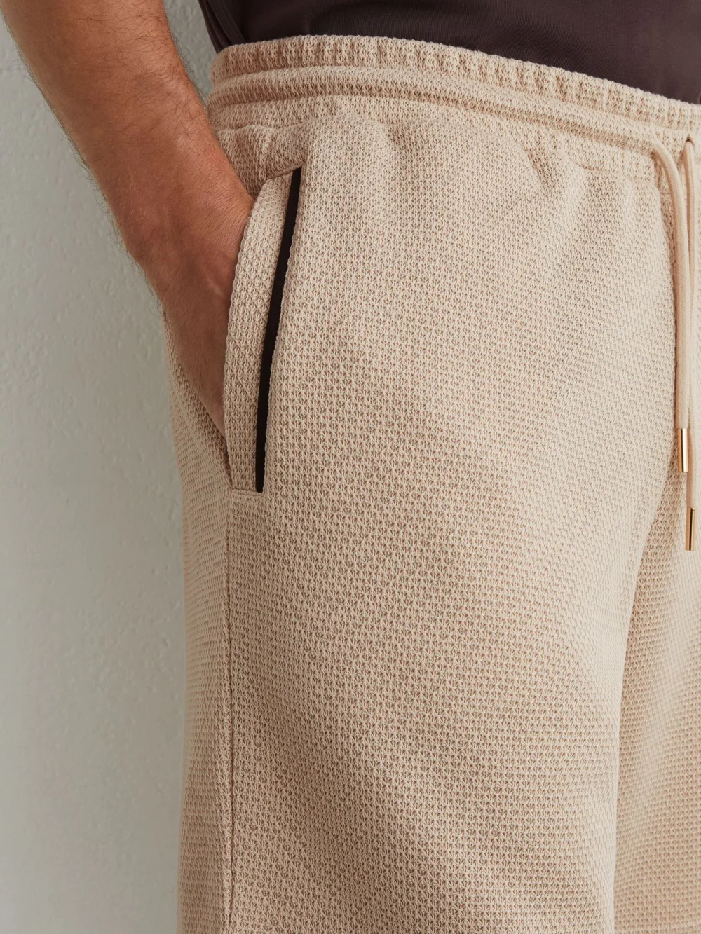 Reiss Stone Textured Piped Drawstring Shorts, view 3