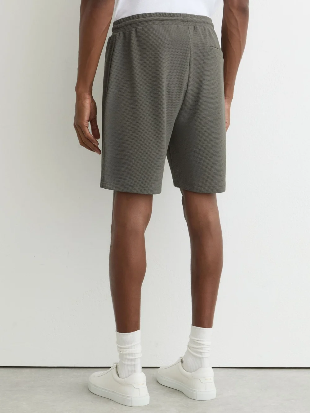 Reiss Tavolla Men's Sage Green Textured Drawstring Shorts, view 4