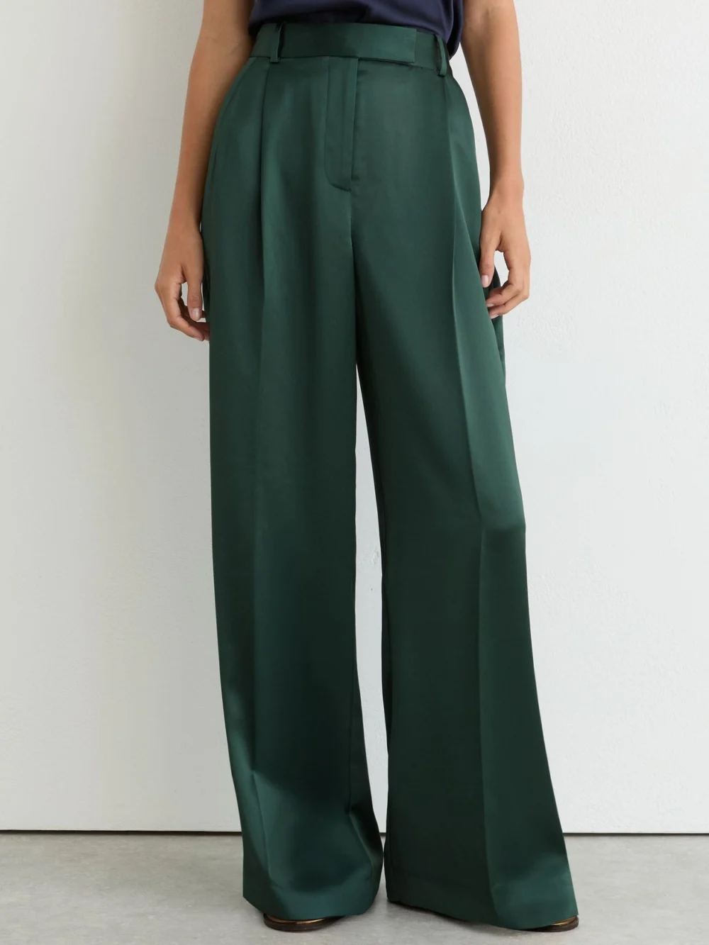 Reiss Teal Green Petite Satin Wide-leg Pleated Trousers, view 3