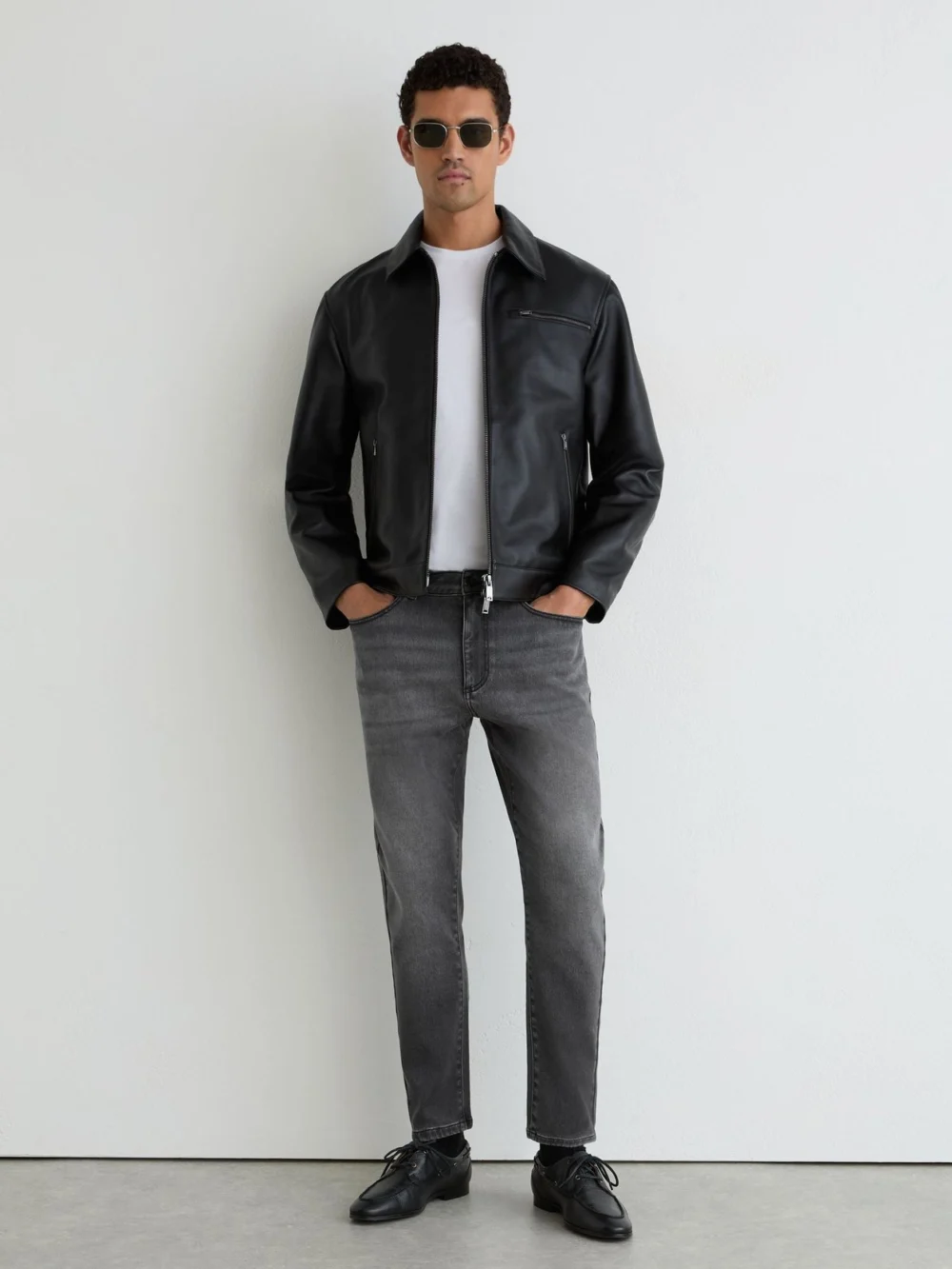 Reiss Washed Black Relaxed-fit Cropped Jeans