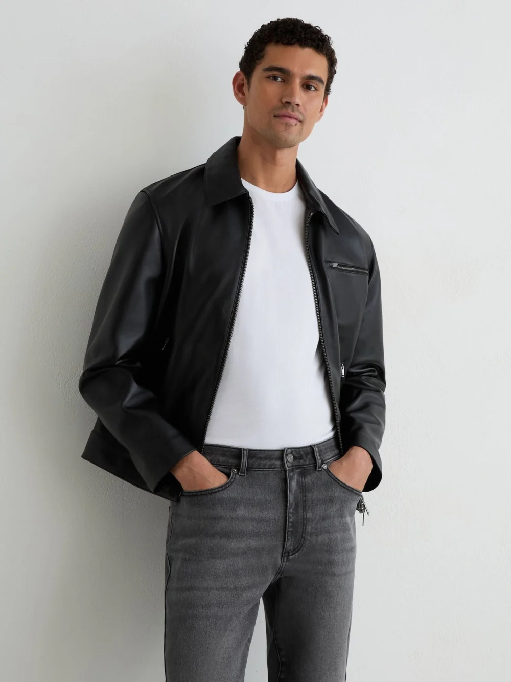 Reiss Washed Black Relaxed-fit Cropped Jeans, view 3