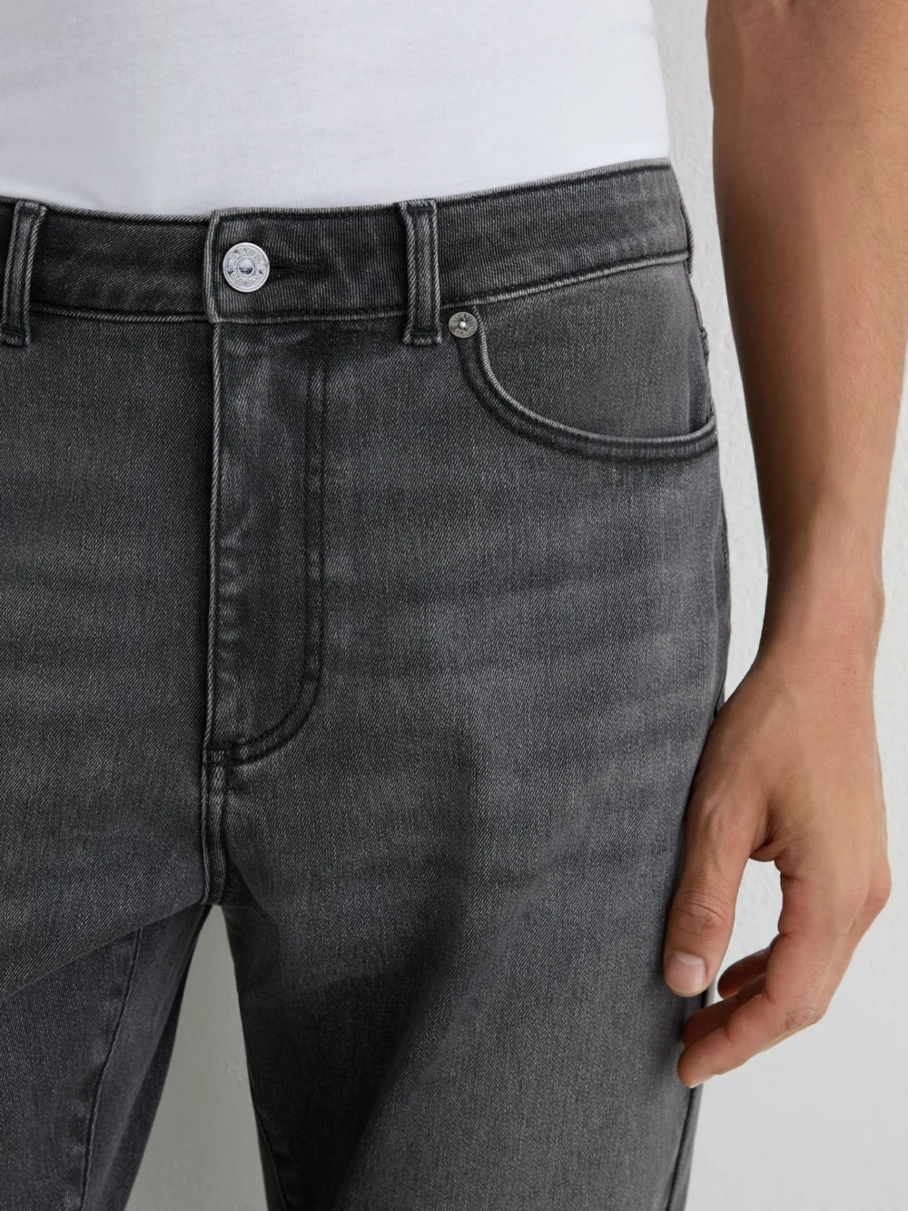 Reiss Washed Black Relaxed-fit Cropped Jeans, view 4