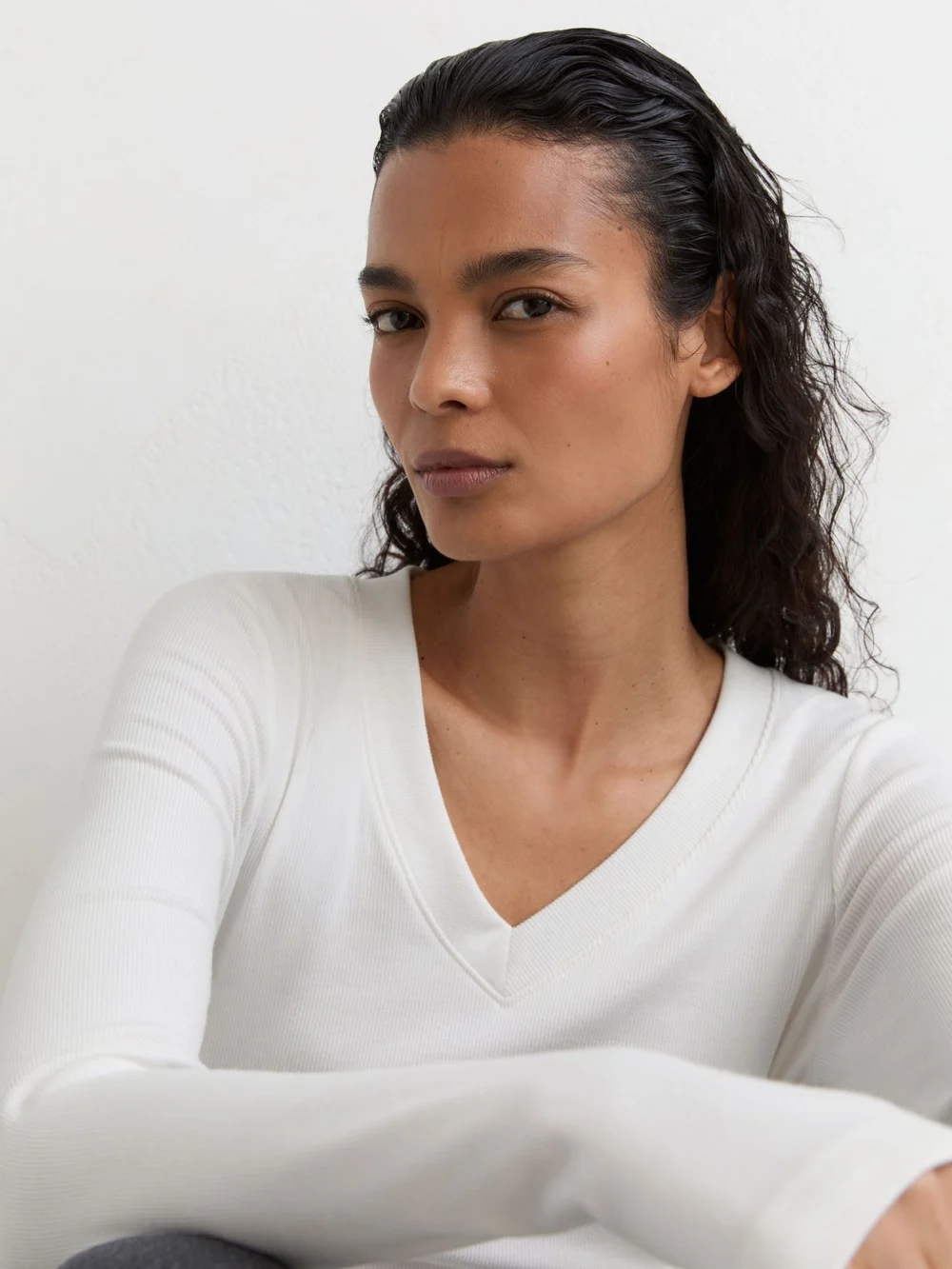 Reiss White Cotton-stretch V-neck Ruched Top, view 3