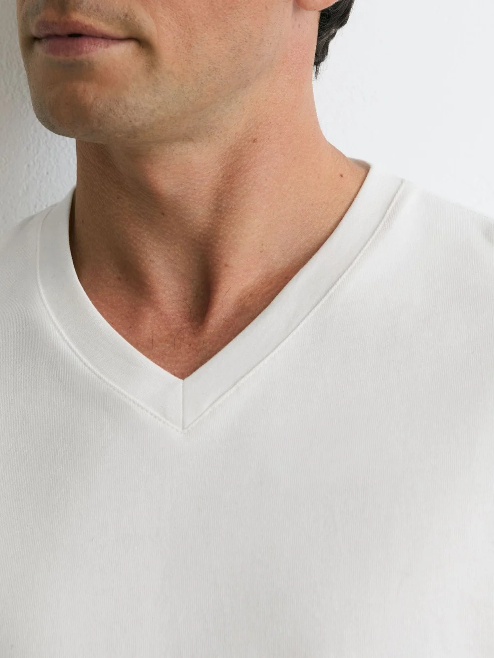 Reiss White Cotton V-neck Relaxed-fit T-shirt, view 3