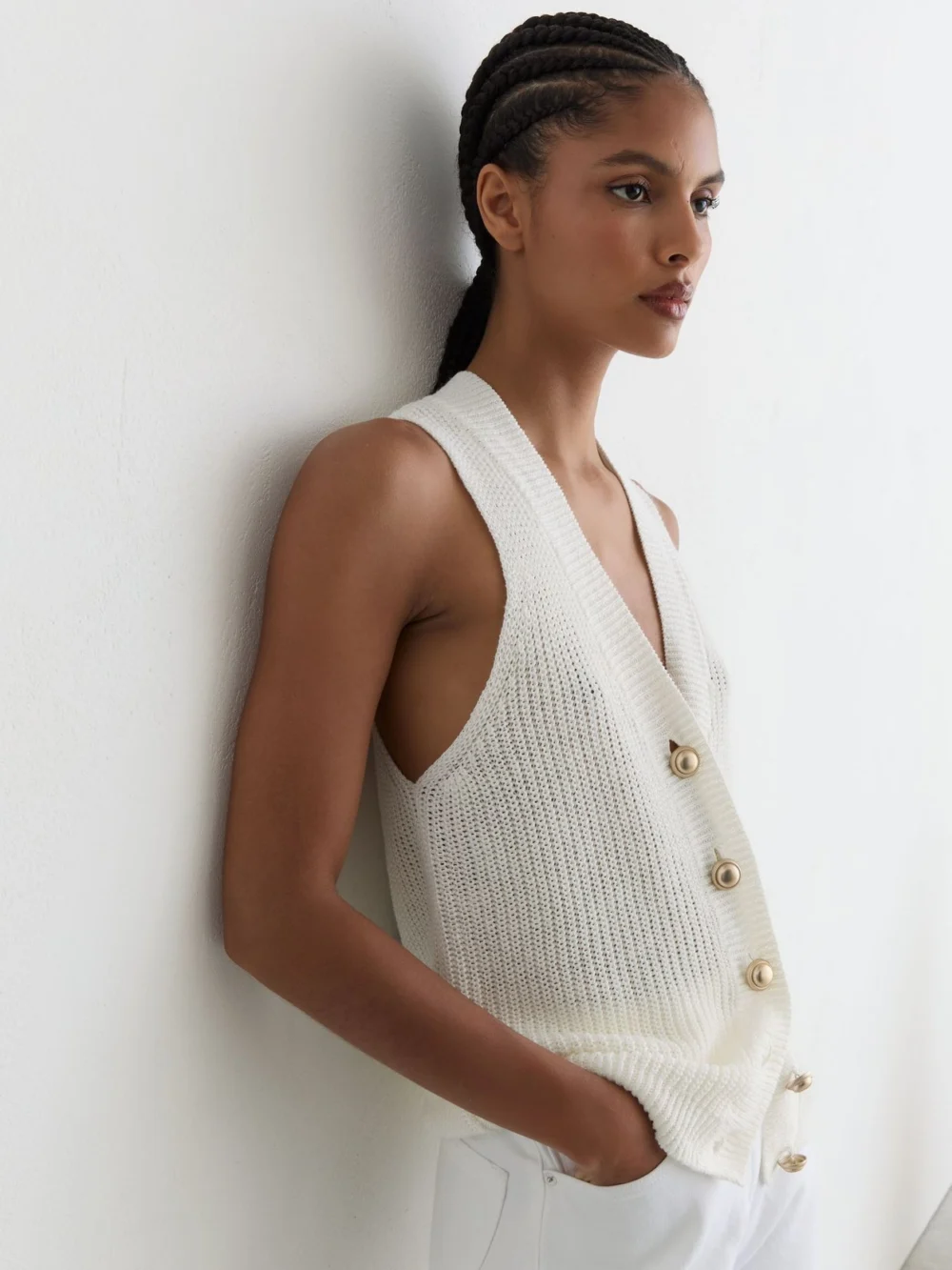 Reiss White Linen Button-through Knitted Waistcoat, view 3