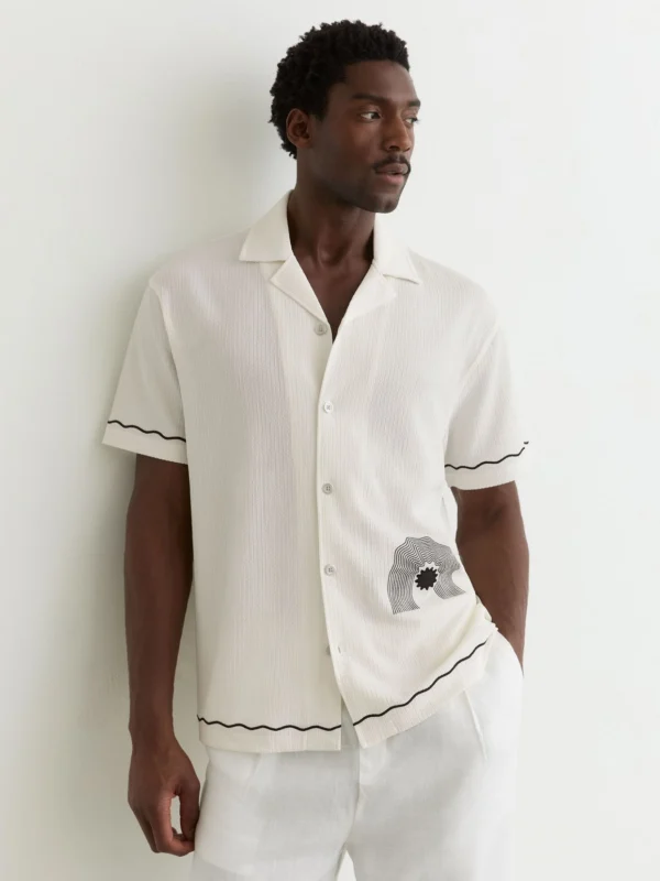Reiss White Textured Motif-print Cuban-collar Shirt