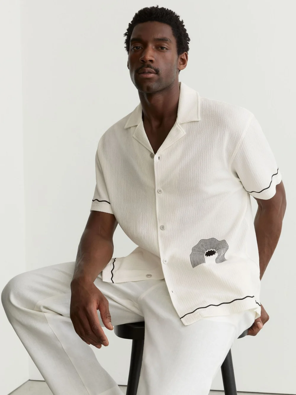 Reiss White Textured Motif-print Cuban-collar Shirt, view 4