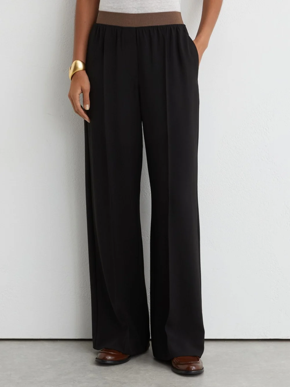 Reiss Wilde Women's Black Wide-leg Elasticated-waist Trousers, view 3