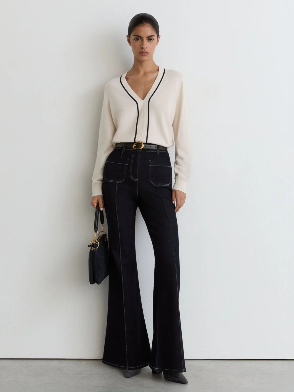 Reiss Wool-blend V-neck Stripe-detail Jumper with Cashmere in ivory/navy