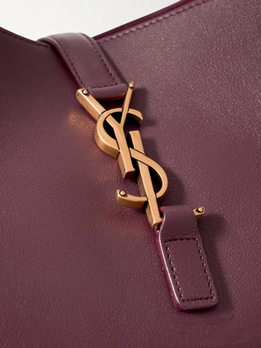 Close-up detail of the Saint Laurent Le 5 À 7 Large Leather Shoulder Bag