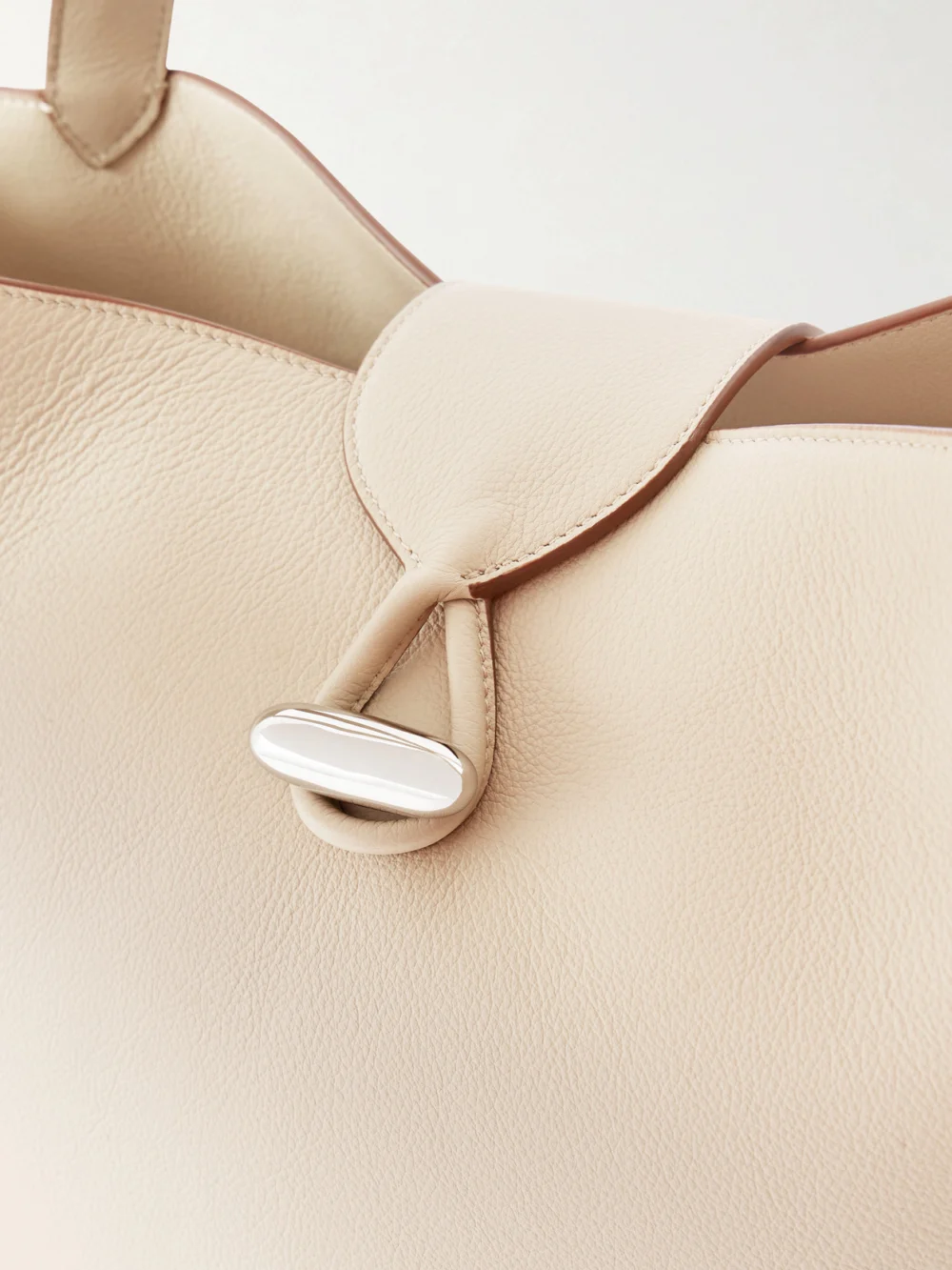 Close-up detail of the Savette The Anello Leather Tote
