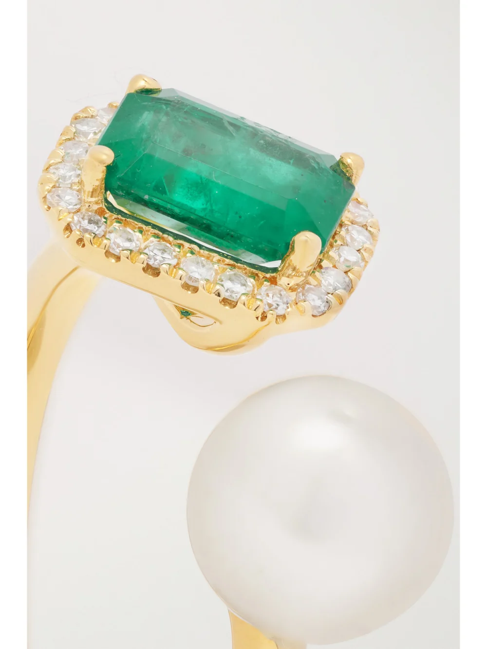 Close-up detail of the Shay 18-karat Gold, Diamond, Emerald and Pearl Ring