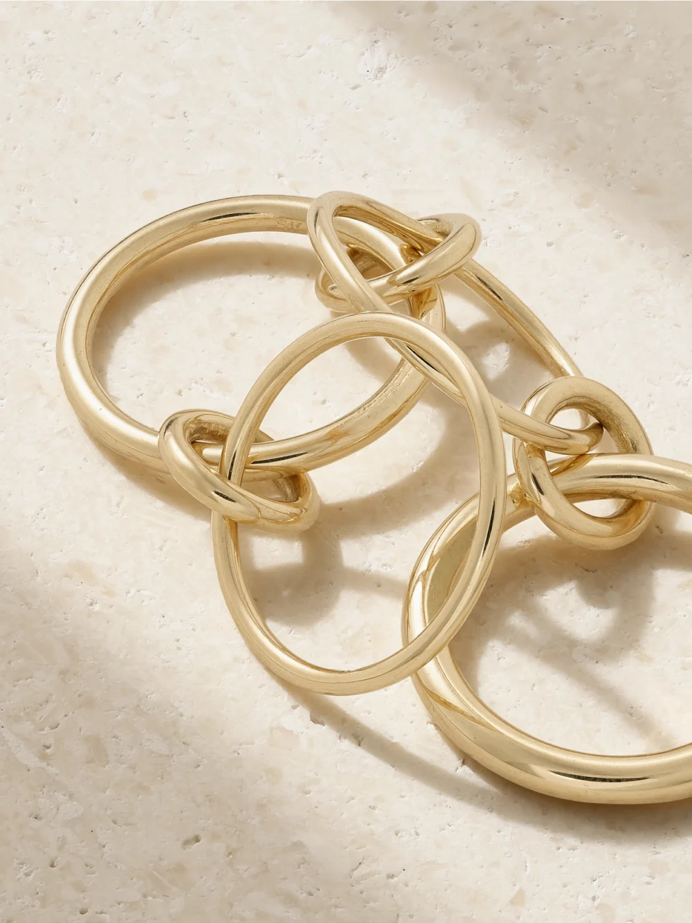 Close-up detail of the Spinelli Kilcollin Pisces 18-karat Gold Ring