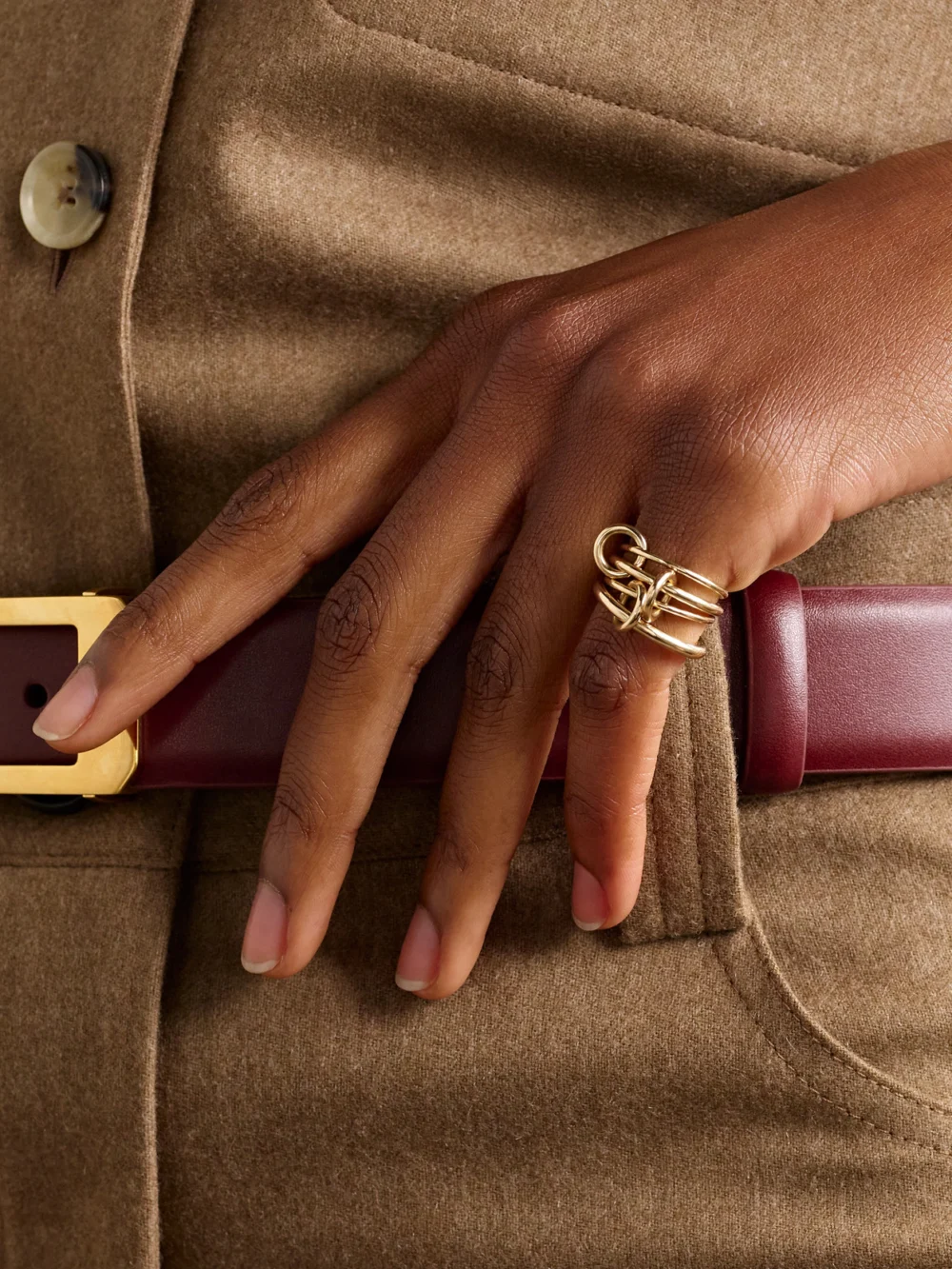Spinelli Kilcollin Pisces 18-karat Gold Ring, styled view