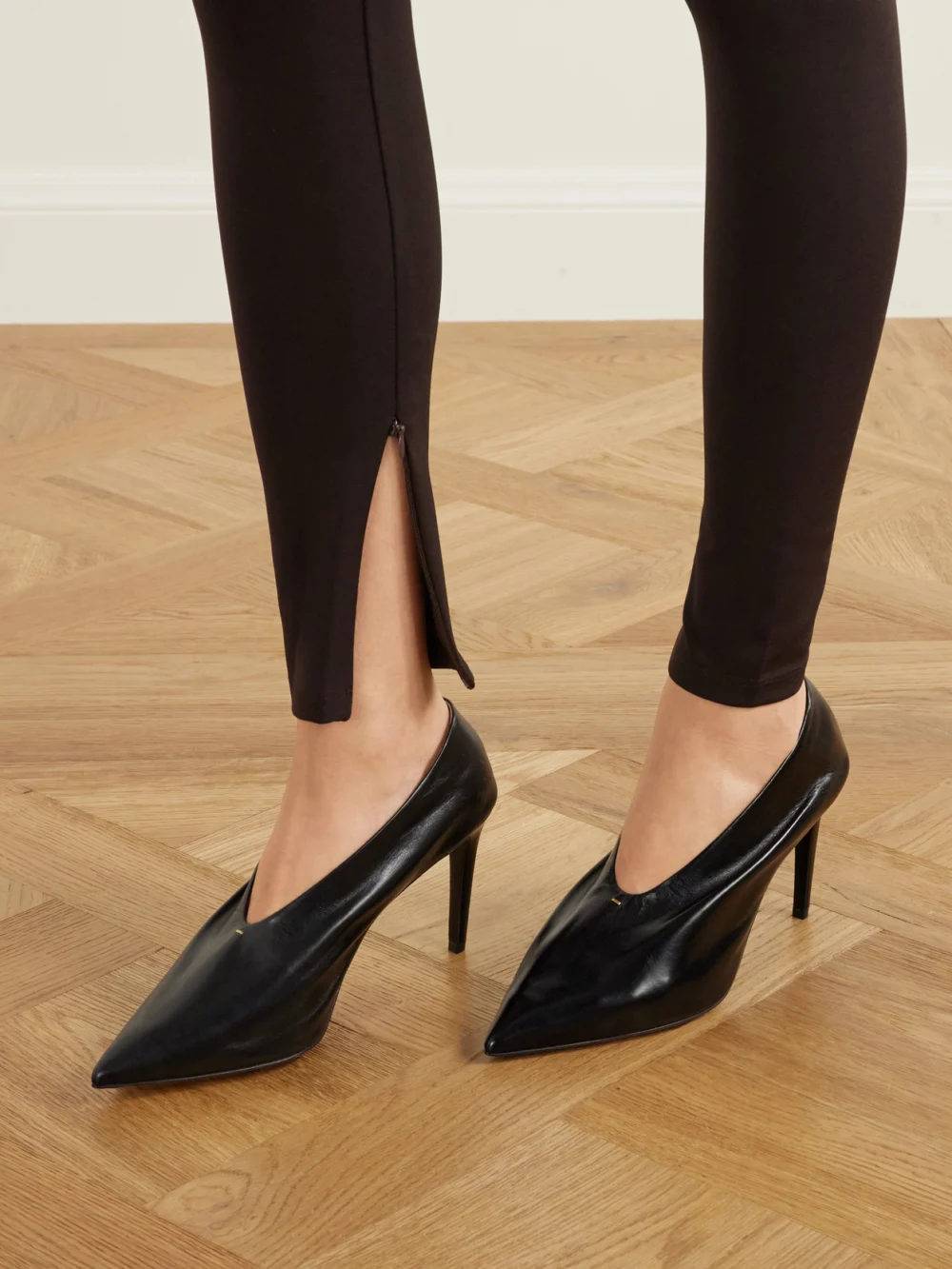 Close-up detail of the Sportmax Tenace Stretch-jersey Leggings