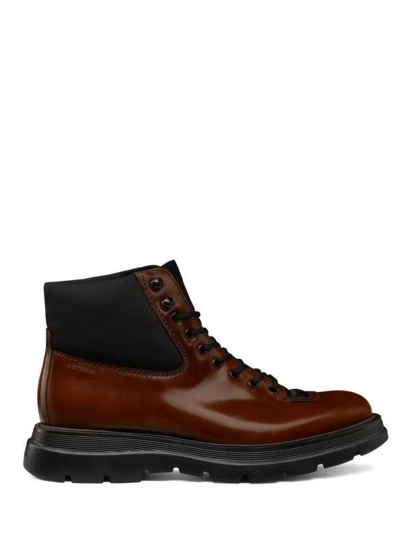 Stuart Weitzman Adam in Tan/black
