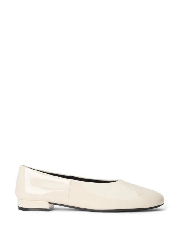 Stuart Weitzman Lenny Flat in Cream