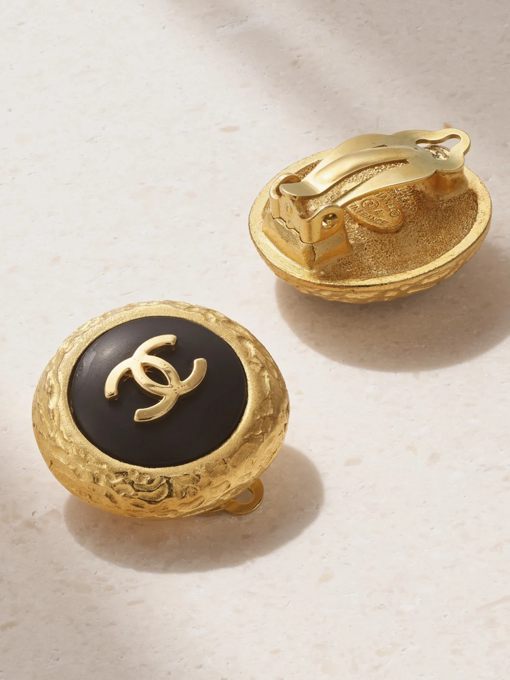 Close-up detail of the Susan Caplan Vintage Gold-plated and Enamel Clip Earrings