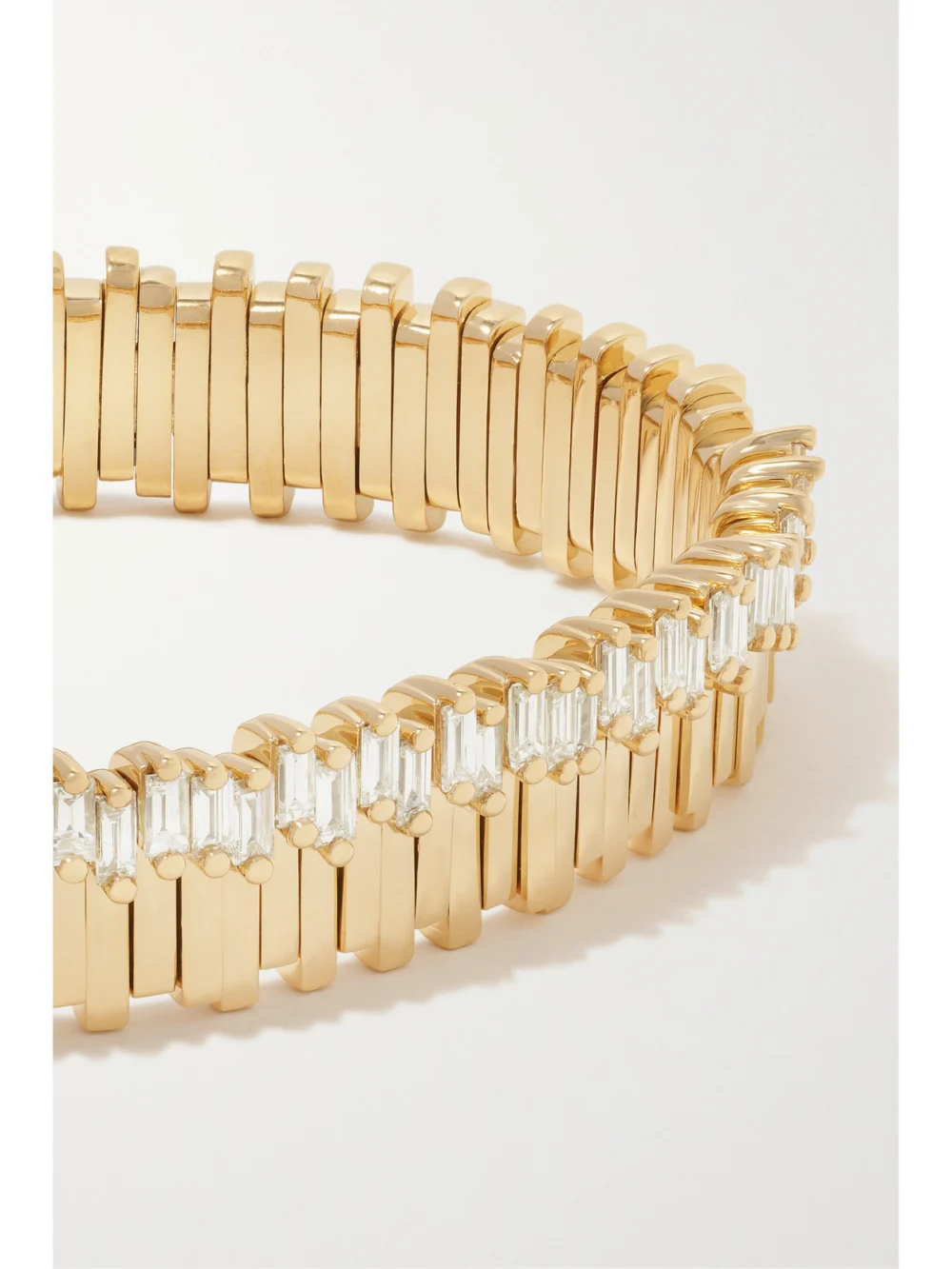 Close-up detail of the Suzanne Kalan 18-karat Gold Diamond Bracelet