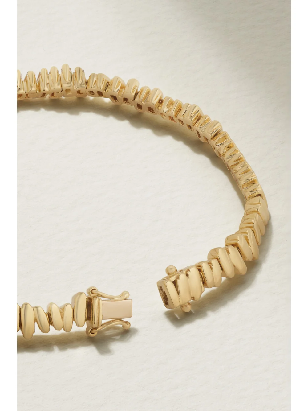 Back view of the Suzanne Kalan 18-karat Gold Diamond Bracelet