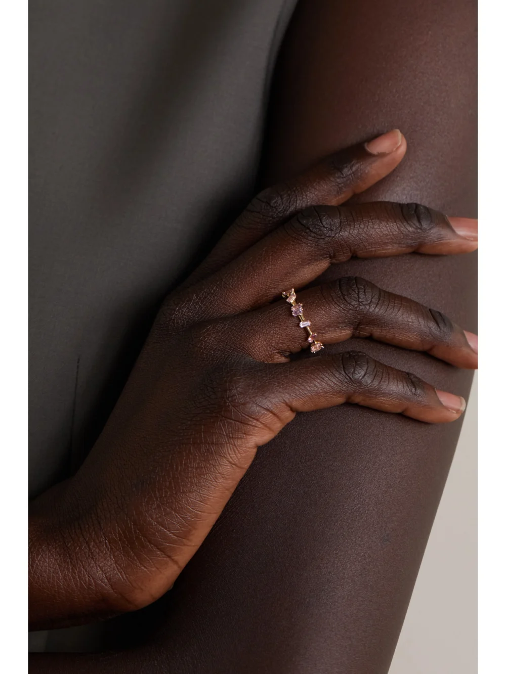 Suzanne Kalan 18-karat Gold Sapphire Ring, styled view