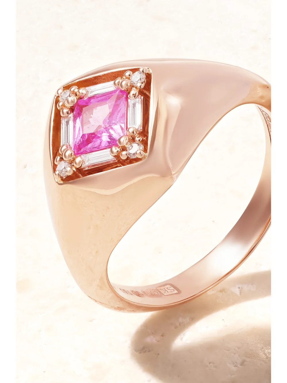 Close-up detail of the Suzanne Kalan 18-karat Rose Gold, Sapphire and Diamond Ring