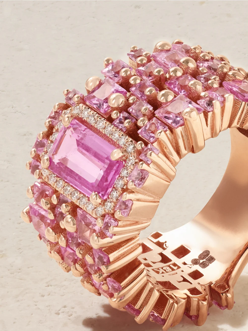 Close-up detail of the Suzanne Kalan 18-karat Rose Gold, Sapphire and Diamond Ring