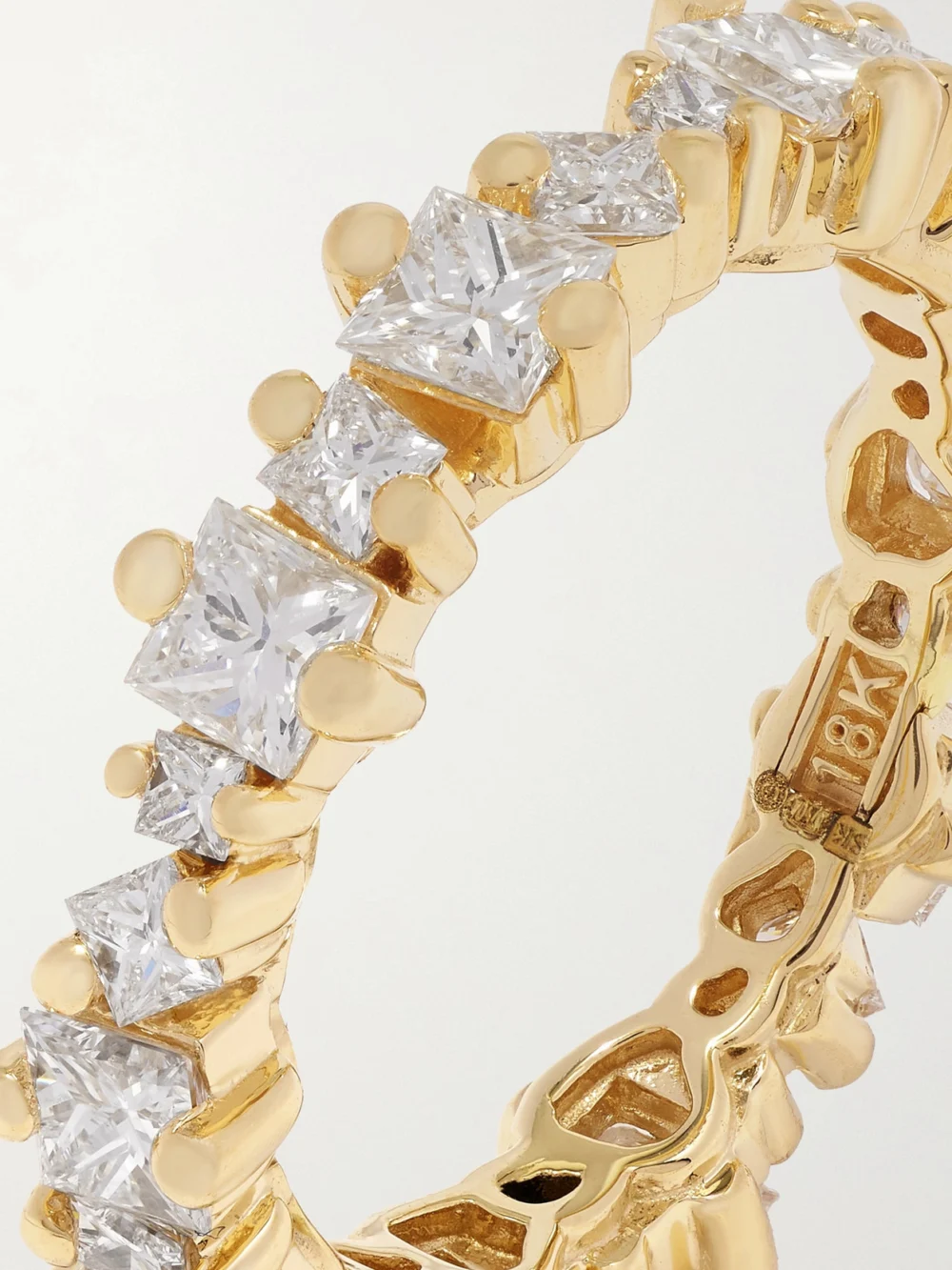 Close-up detail of the Suzanne Kalan Eternity 18-karat Gold Diamond Ring