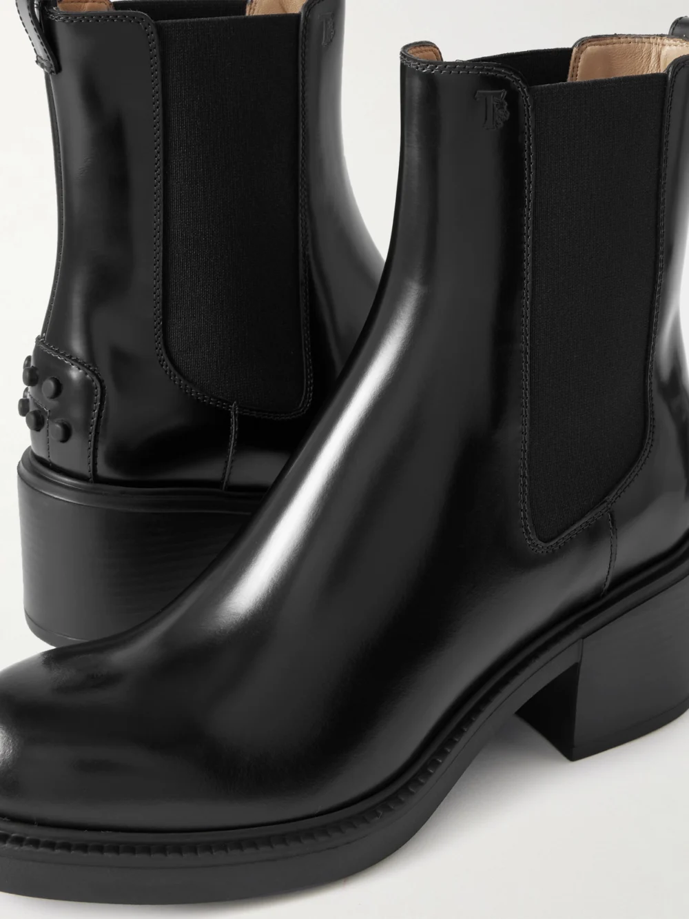 Close-up detail of the Tod's Gomma T60 Leather Chelsea Boots