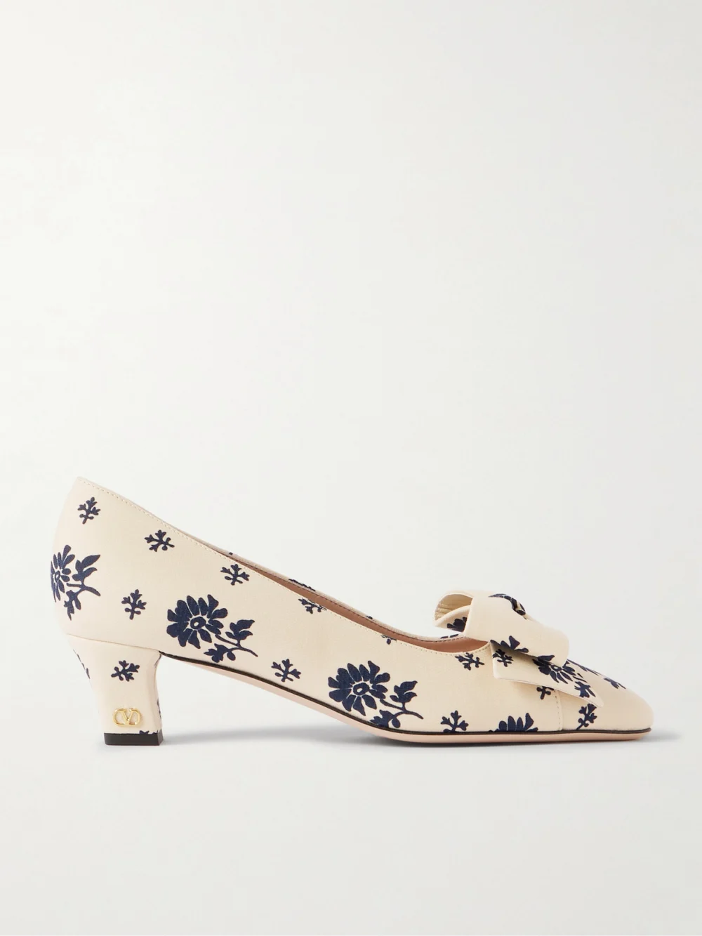 Valentino Garavani Bowbow 45 Bow-embellished Floral-print Twill Pumps in cream