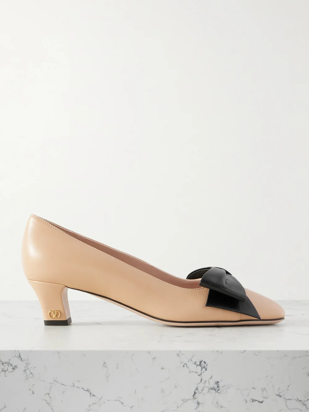Valentino Garavani Bowow 45 Bow-embellished Leather Pumps in beige