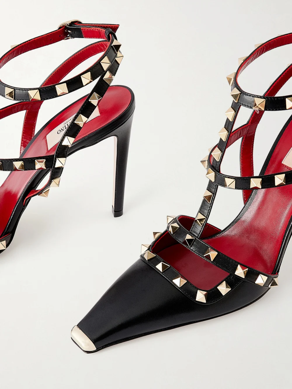 Close-up detail of the Valentino Garavani Rockstud 100 Leather Pumps