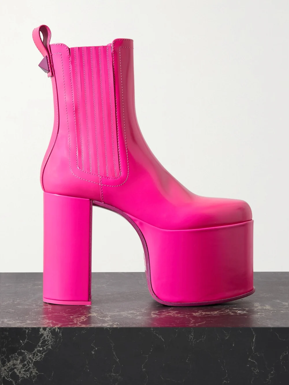 Valentino Garavani Valentino Garavani Club Beatle 125 Patent-leather Platform Ankle Boots in fuchsia