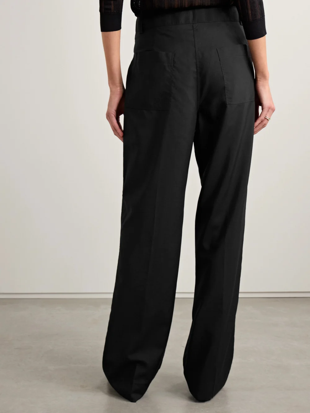 Back view of the Veronica de Piante Avery Grain De Poudre Wool Wide-leg Pants