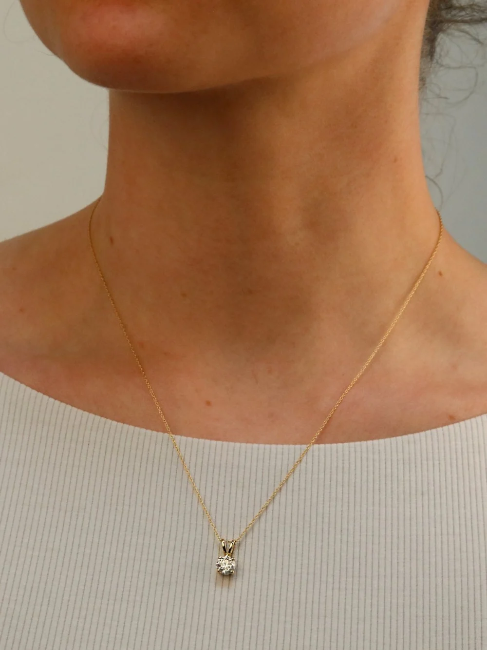 William May 18ct Gold 0.92ct Diamond Pendant & Chain Necklace, view 2