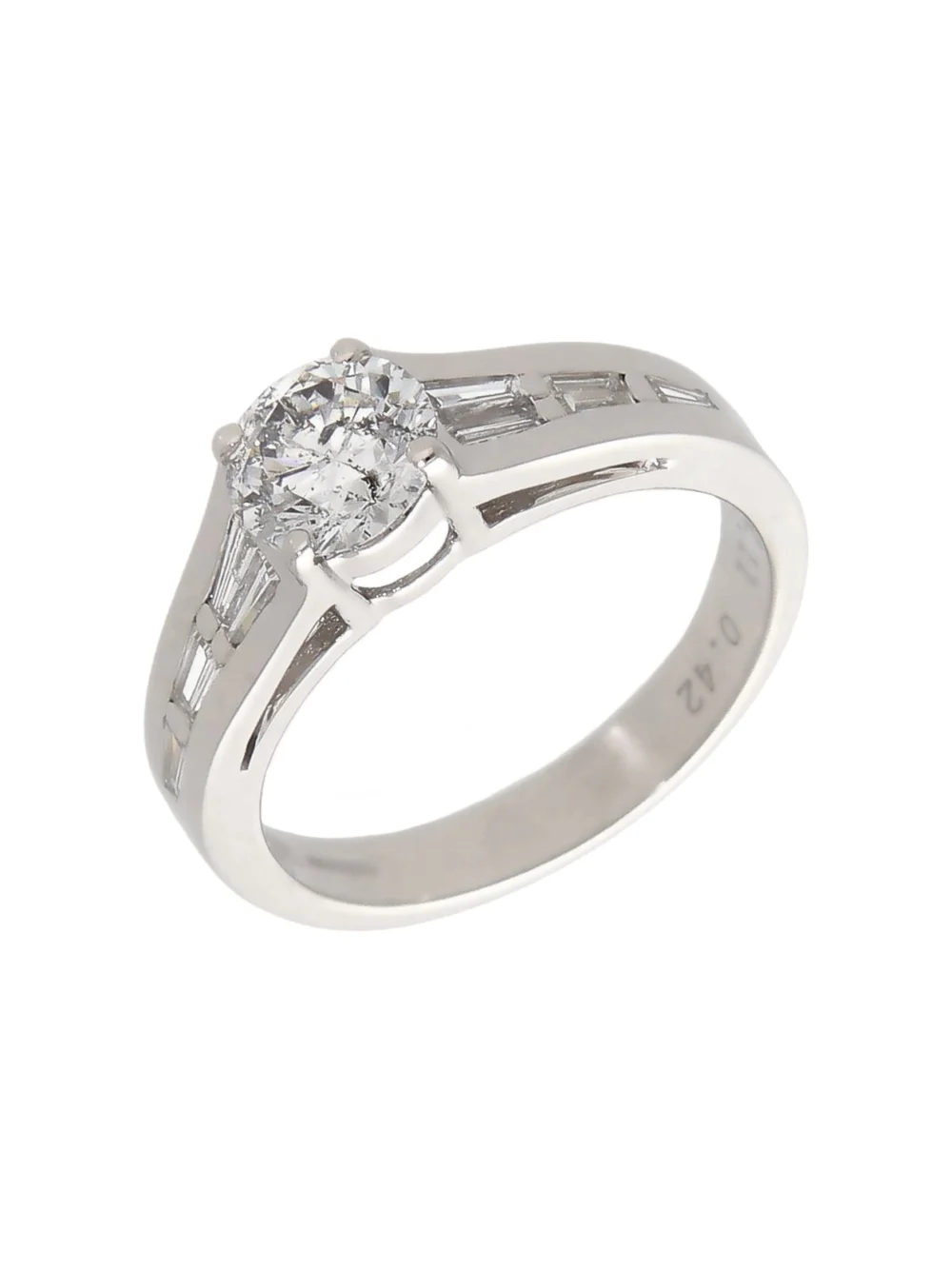William May 18ct Gold 1.53ct Diamond Solitaire & Shoulders Ring