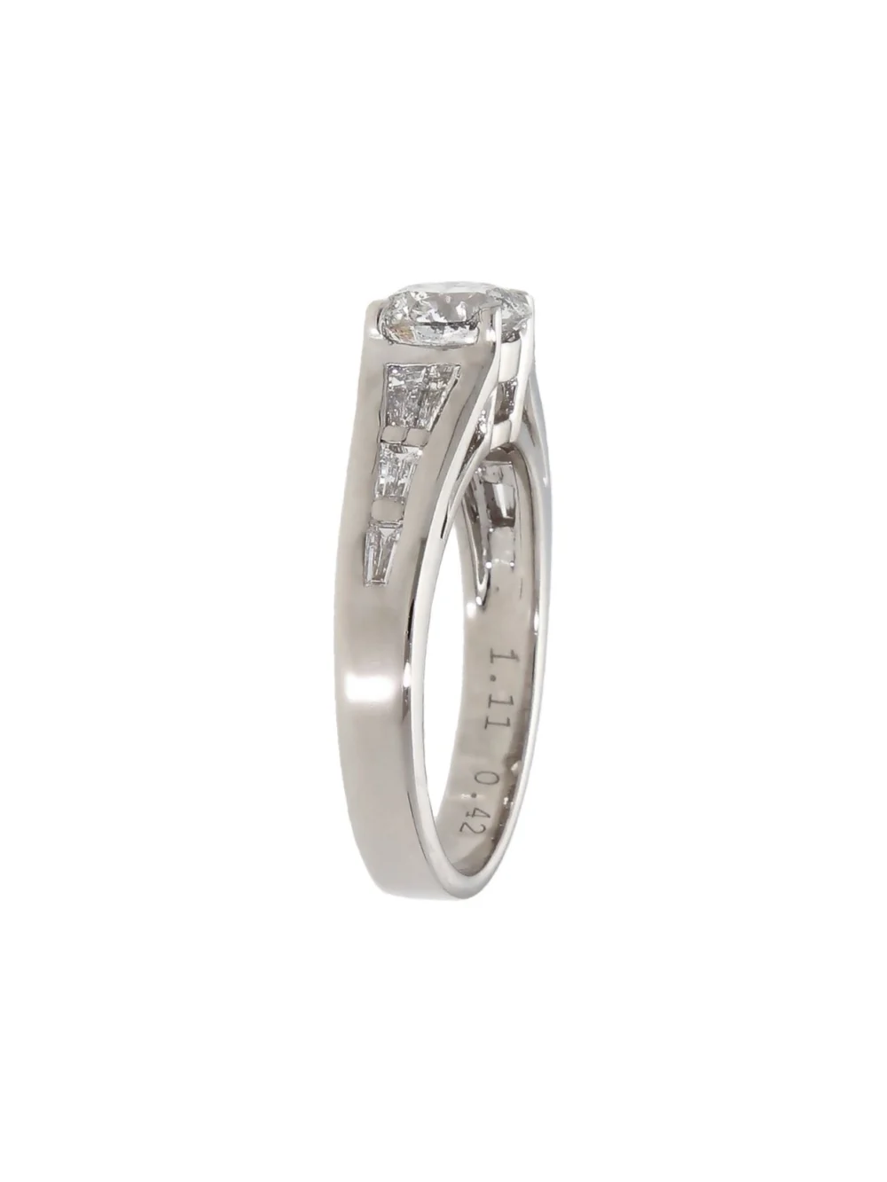 William May 18ct Gold 1.53ct Diamond Solitaire & Shoulders Ring, view 2