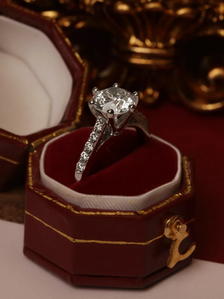 William May 18ct Gold 1.92ct Diamond Solitaire & Shoulders Ring