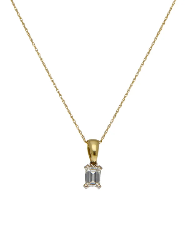 William May 18ct Gold Emerald Cut Diamond Pendant Necklace