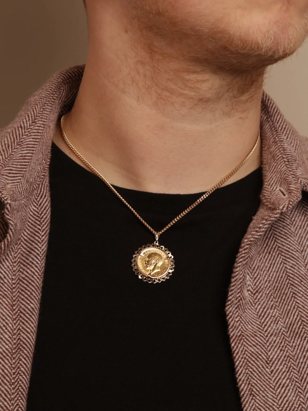 William May 1912 Full Sovereign Coin in 9ct Gold Necklace Mount, view 4