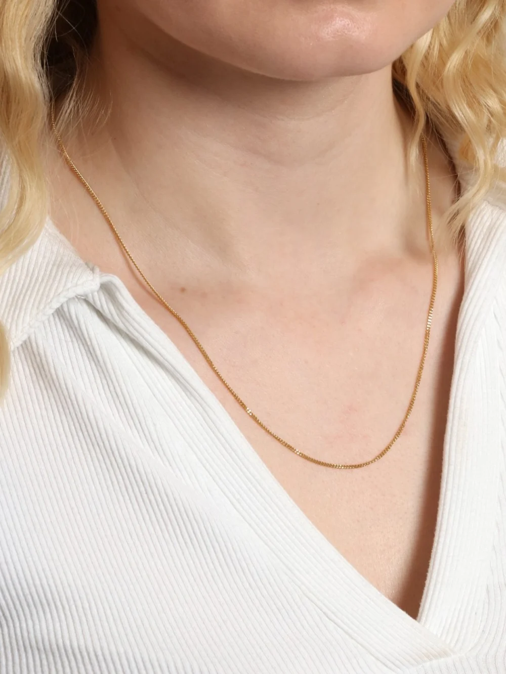 William May 9ct Yellow Gold 18" Diamond-Cut Curb Link Chain Necklace, view 2