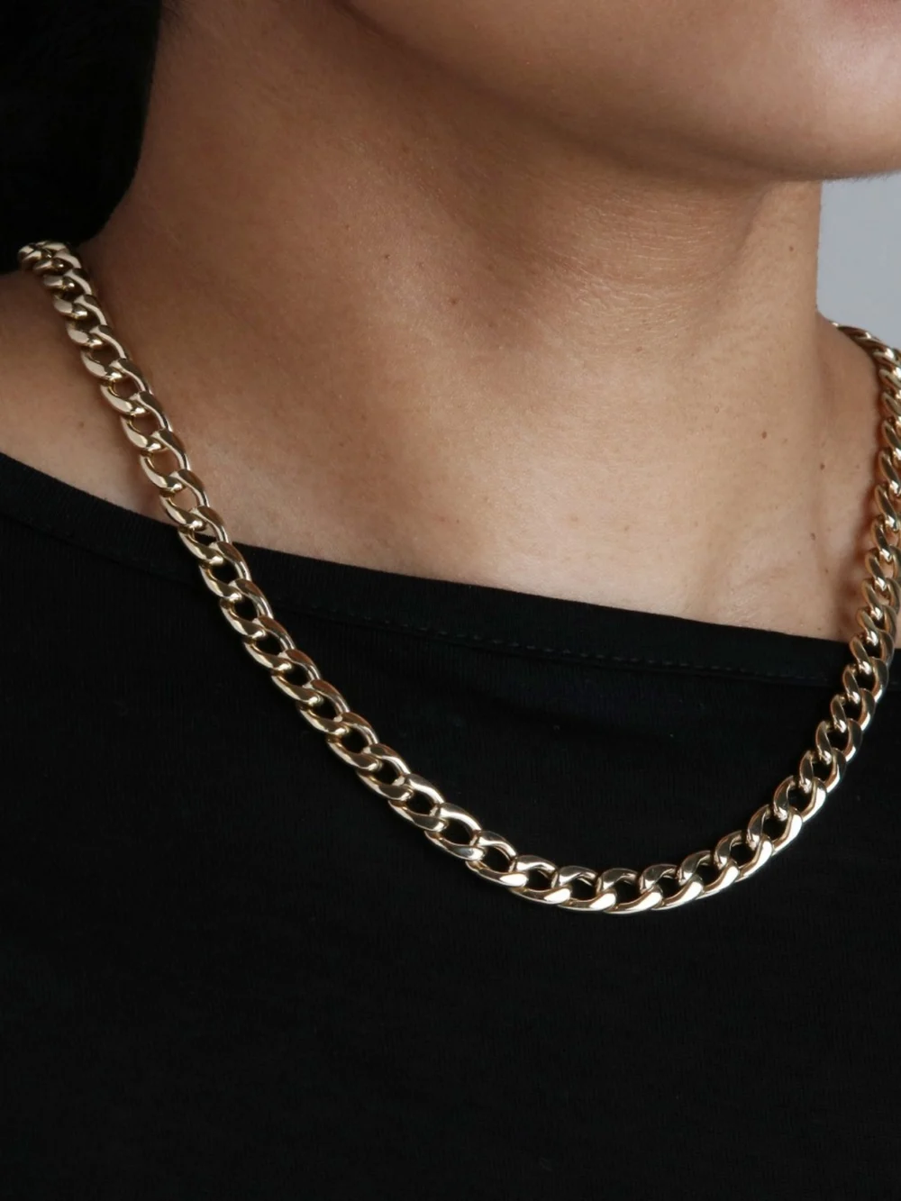 William May 9ct Yellow Gold 19 Inch Hollow Curb Chain Necklace, view 2