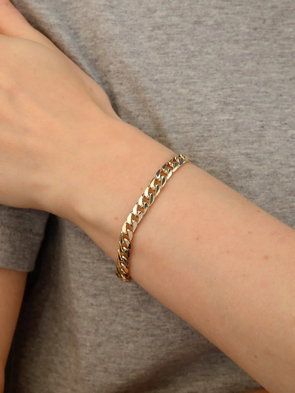 William May 9ct Yellow Gold 7.5" Heavy Curb Bracelet, view 2