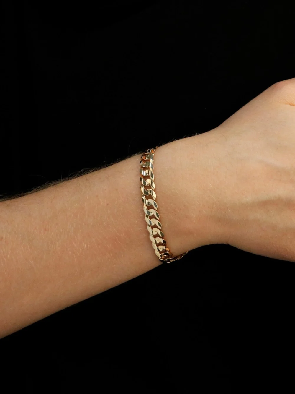 William May 9ct Yellow Gold 8" Curb Bracelet, view 2