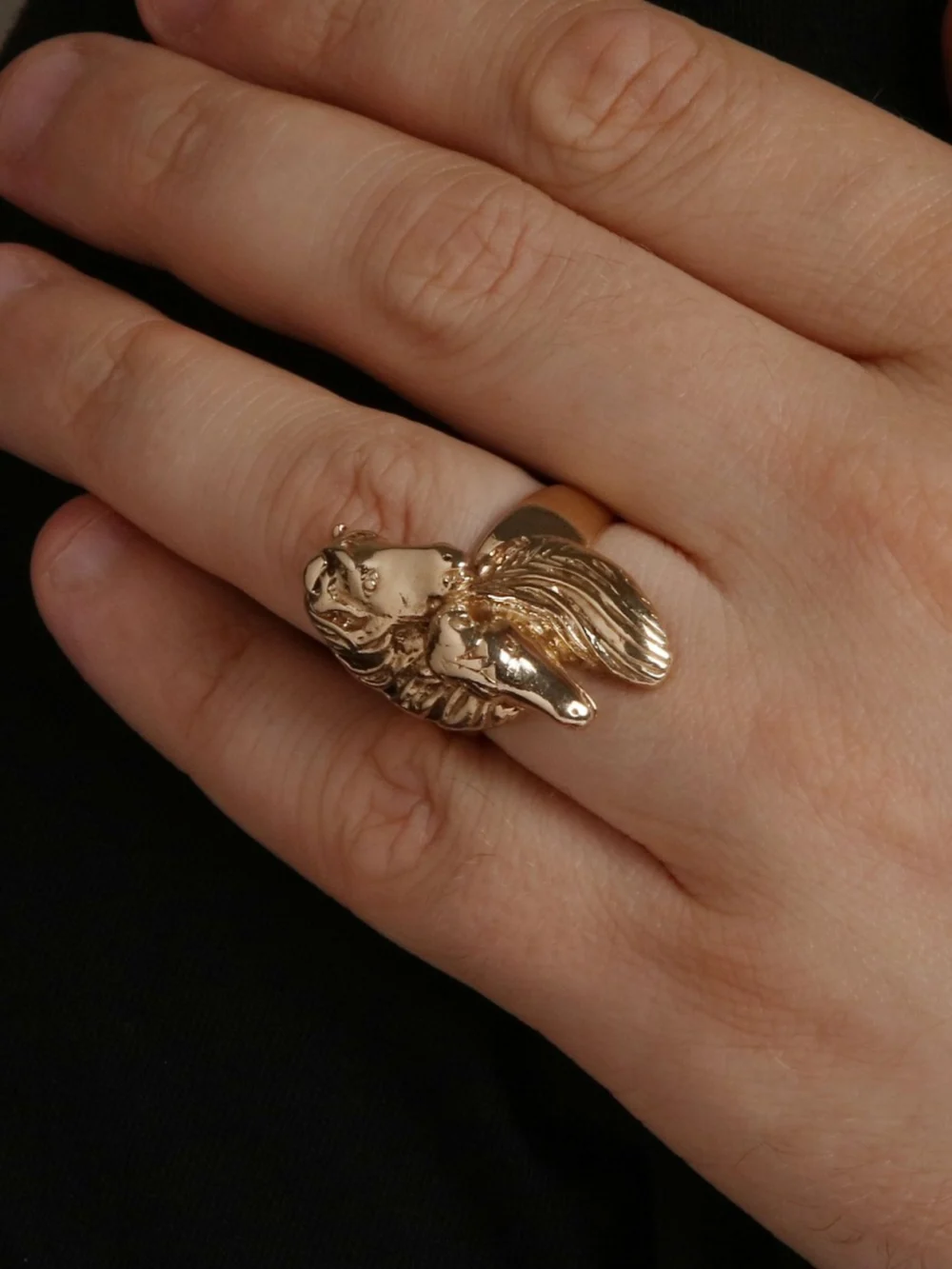 William May 9ct Yellow Gold Double Horses Head Ring, view 3