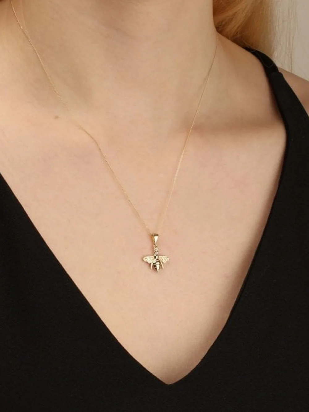 William May 9ct Yellow Gold Manchester Bumble Bee Pendant Necklace, view 3