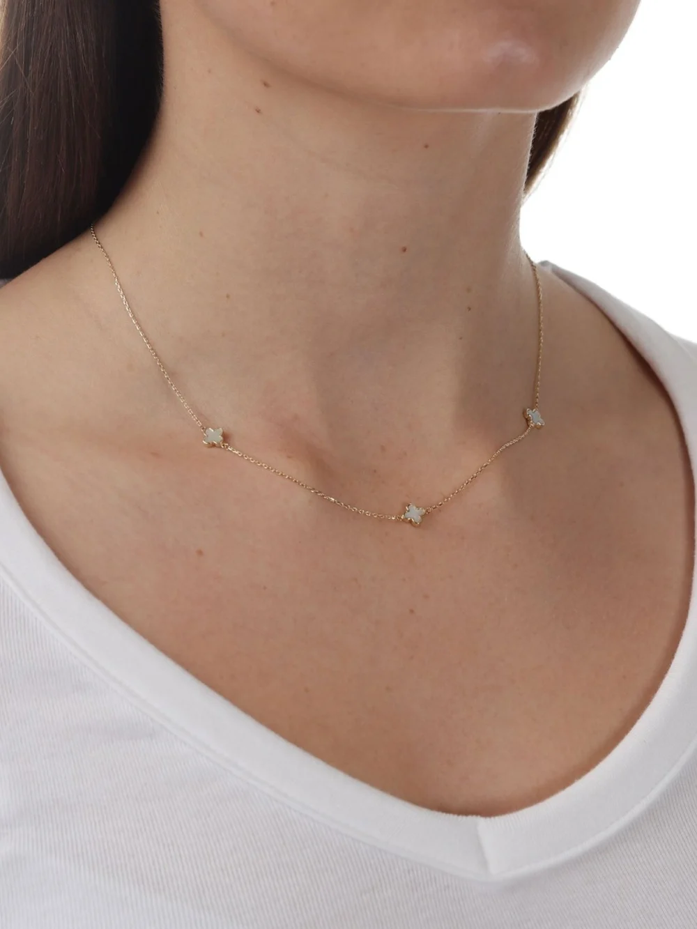 William May 9ct Yellow Gold Mother of Pearl Clover Petal 16-17" Necklace, view 2