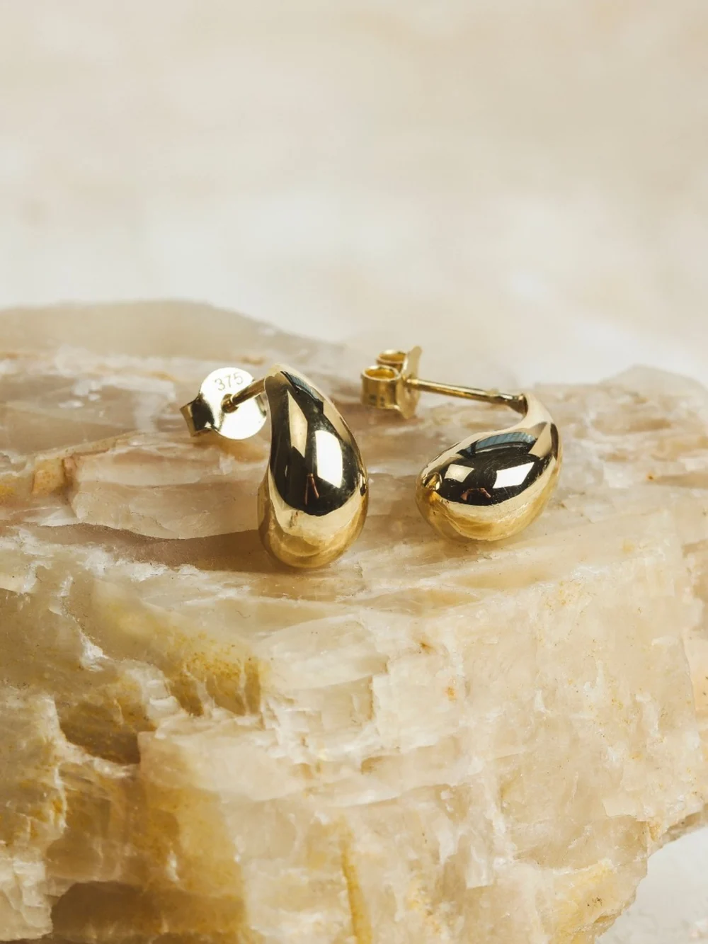 William May 9ct Yellow Gold Water Drop Stud Earrings