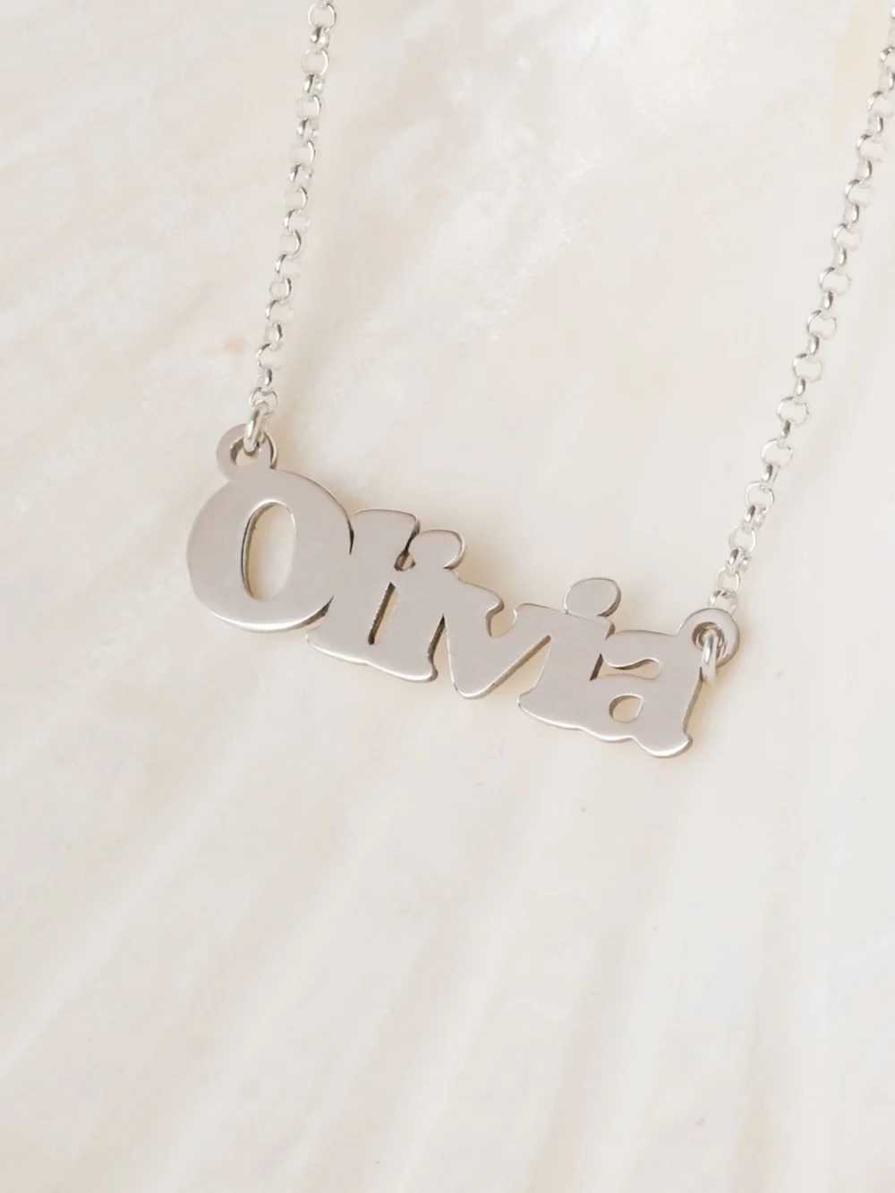 William May Sil Olivia Name Necklace