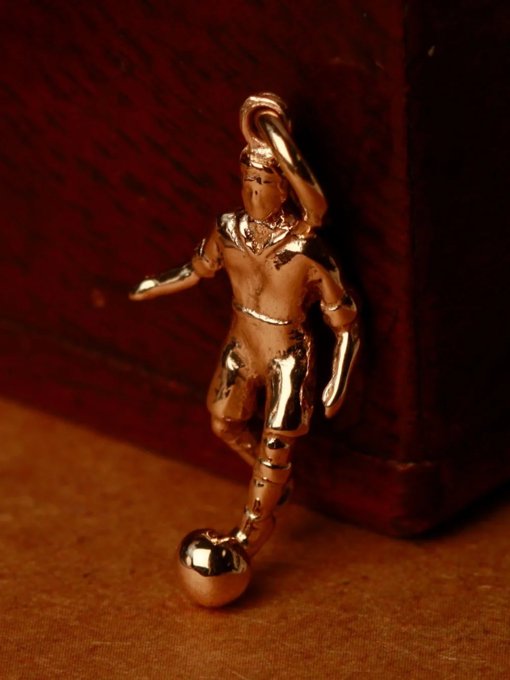 William May Vintage 1958 9ct Yellow Gold Footballer Charm